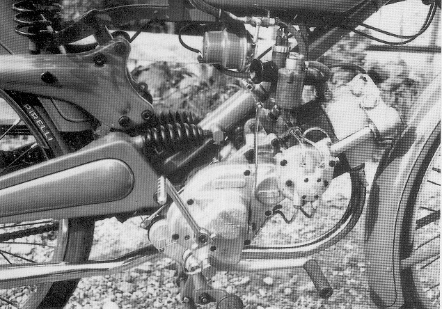 GUZZI 4 Tiempos-2.jpg