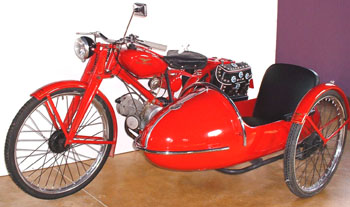 guzzi con sidecar.jpg