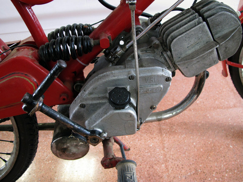 Moto Guzzi 65 cc 4.jpg