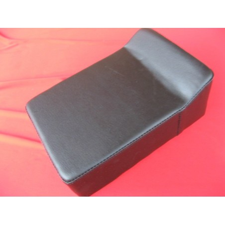 guzzi asiento pasajero rectangular para 49 65 73 y 98.jpg