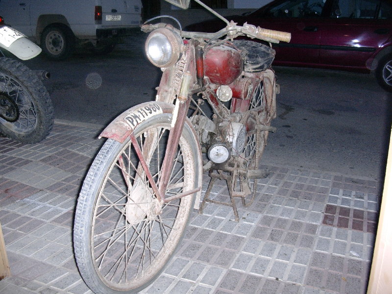 guzzi 001.jpg