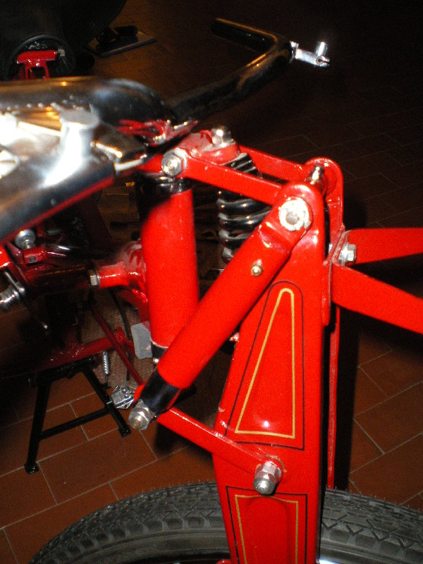 horquilla guzzi 65 004.jpg