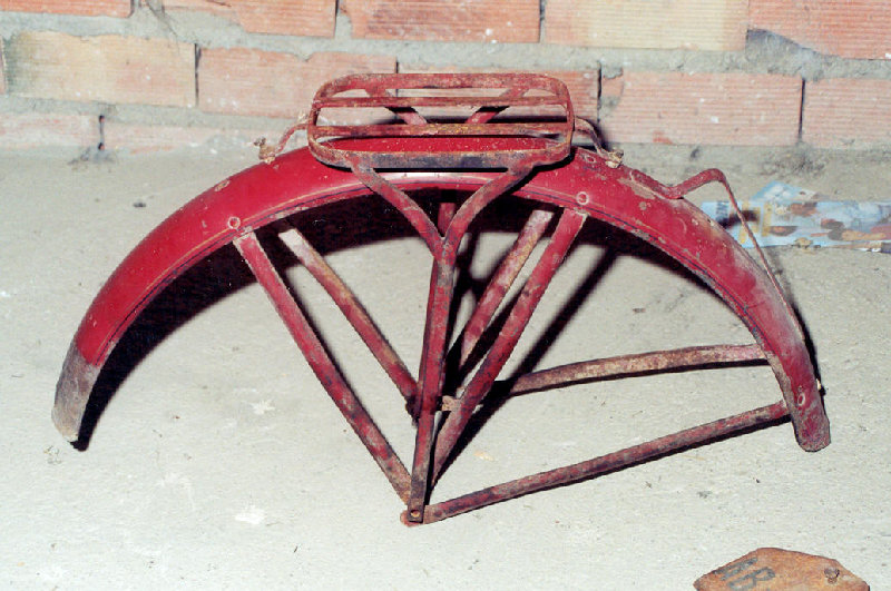 Guardabarros trasero original.jpg